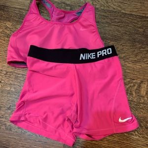 hit pink nike sports bra and spandex